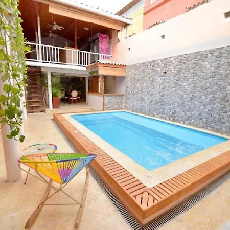 Ca-2 En La Ciudad Amurallada De Con Piscina Y Wifi Bed & Breakfast