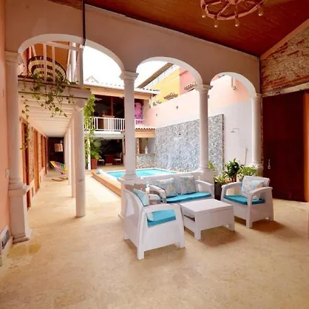 Bed & Breakfast Ca-2 En La Ciudad Amurallada De Con Piscina Y Wifi *